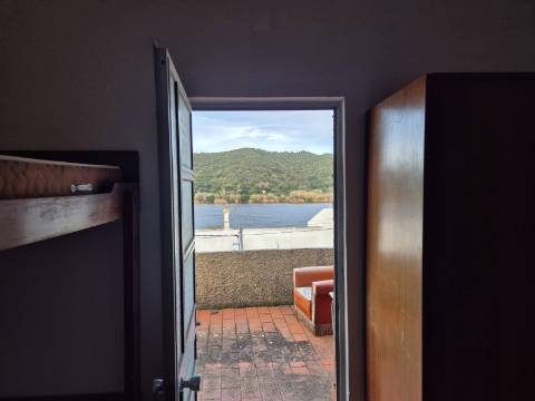 Moradia V3 em Laranjeiras, Alcoutim .