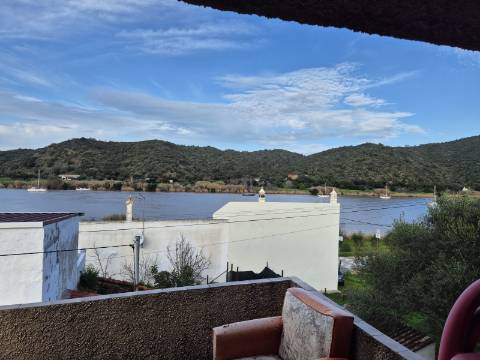 Moradia V3 em Laranjeiras, Alcoutim .