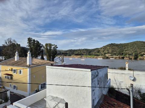 Moradia V3 em Laranjeiras, Alcoutim .