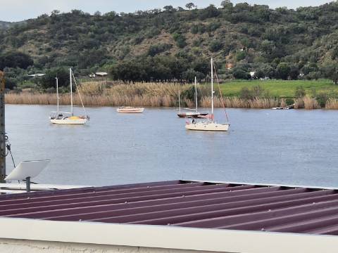 Moradia V3 em Laranjeiras, Alcoutim .