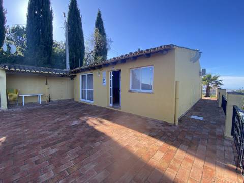 Moradia T2 com amplo Terreno em Estoi - Faro