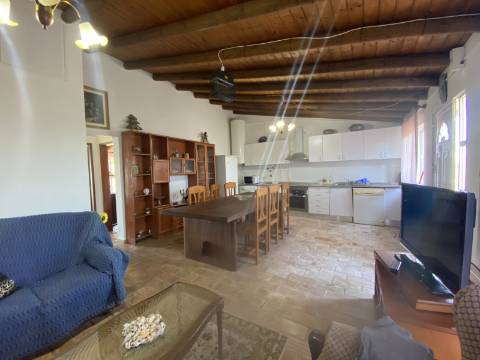 Moradia T2 com amplo Terreno em Estoi - Faro