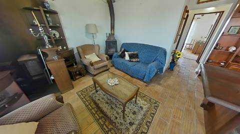 Moradia T2 com amplo Terreno em Estoi - Faro