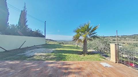 Moradia T2 com amplo Terreno em Estoi - Faro