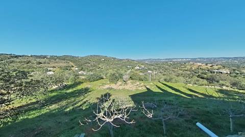 Moradia T2 com amplo Terreno em Estoi - Faro