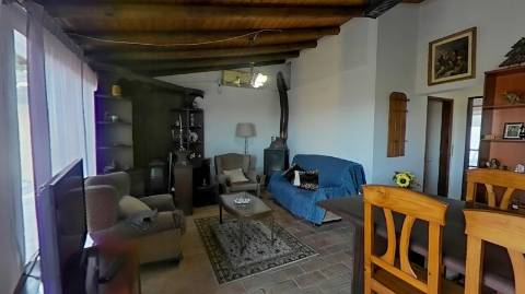 Moradia T2 com amplo Terreno em Estoi - Faro