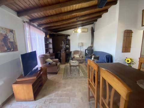 Moradia T2 com amplo Terreno em Estoi - Faro