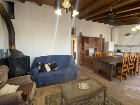 Moradia T2 com amplo Terreno em Estoi - Faro