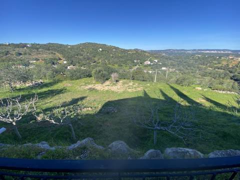 Moradia T2 com amplo Terreno em Estoi - Faro