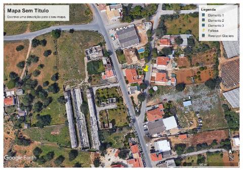 Terreno misto em Santa Barbara de Nexe ( Faltosa ) entre o mar e a serra, Aldeia que pertence a Faro.
