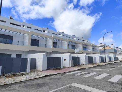 Moradia T3 na Urbanização Marlin - Tavira