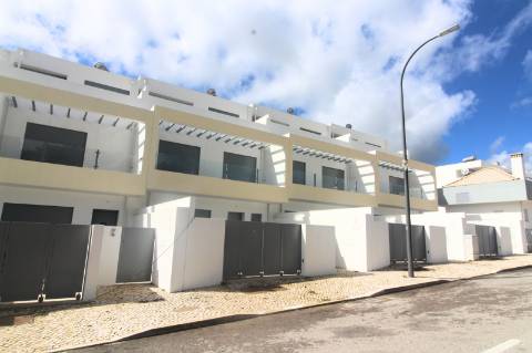 Moradia T3 na Urbanização Marlin - Tavira