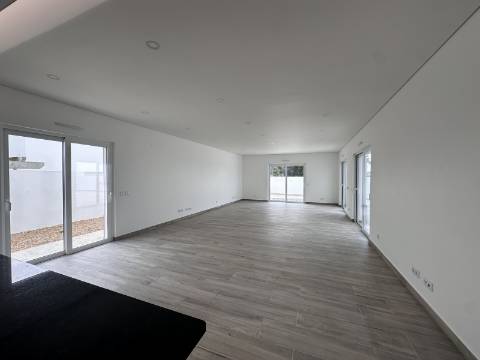 Moradia Isolda com 4 suites Altura