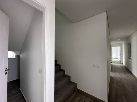 Moradia Isolda com 4 suites Altura