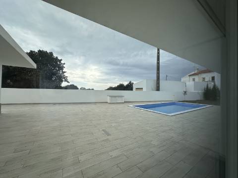 Moradia Isolda com 4 suites Altura