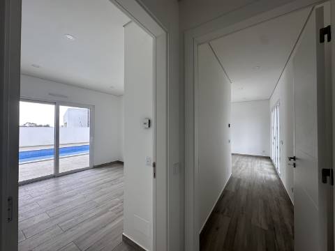 Moradia Isolda com 4 suites Altura