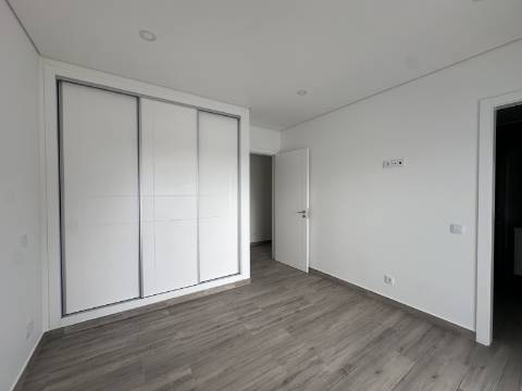 Moradia Isolda com 4 suites Altura