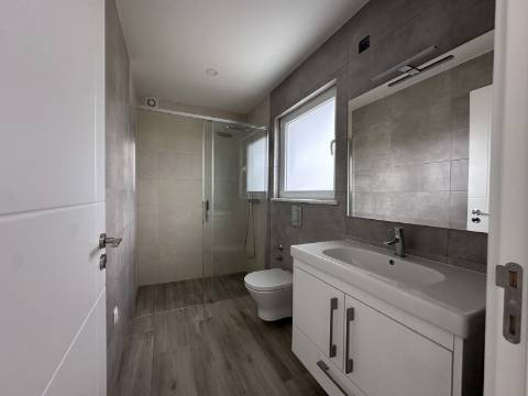 Moradia Isolda com 4 suites Altura