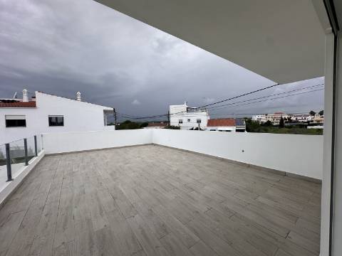 Moradia Isolda com 4 suites Altura