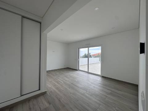 Moradia Isolda com 4 suites Altura