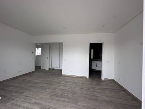 Moradia Isolda com 4 suites Altura