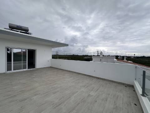 Moradia Isolda com 4 suites Altura