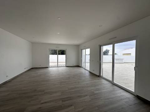 Moradia Isolda com 4 suites Altura