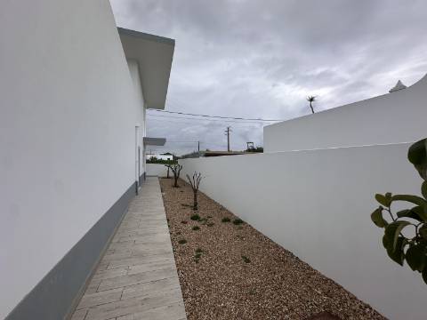 Moradia Isolda com 4 suites Altura