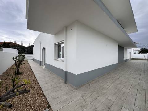 Moradia Isolda com 4 suites Altura