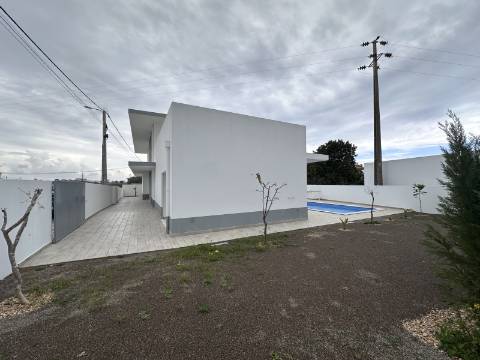 Moradia Isolda com 4 suites Altura