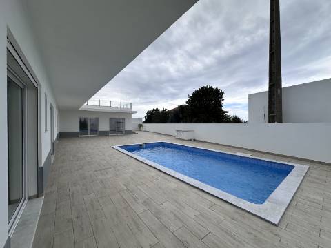 Moradia Isolda com 4 suites Altura