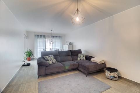 Apartamento T2 com estacionamento e vistas para Rio Guadiana