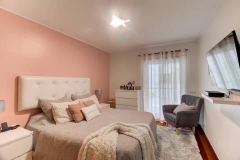 Apartamento T2 com estacionamento e vistas para Rio Guadiana