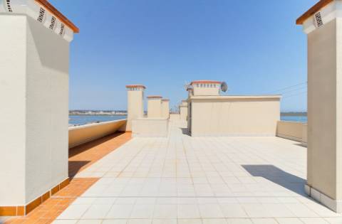 Apartamento T2 com estacionamento e vistas para Rio Guadiana