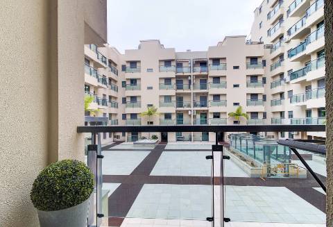 Apartamento T2 com estacionamento e vistas para Rio Guadiana