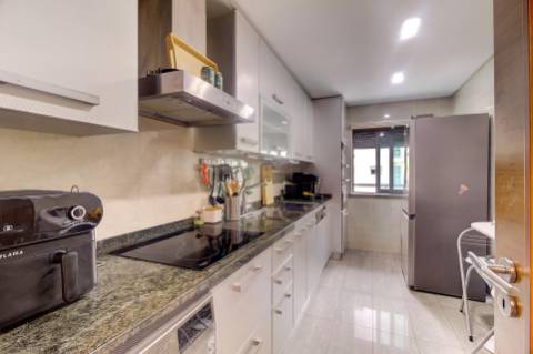 Apartamento T2 com estacionamento e vistas para Rio Guadiana