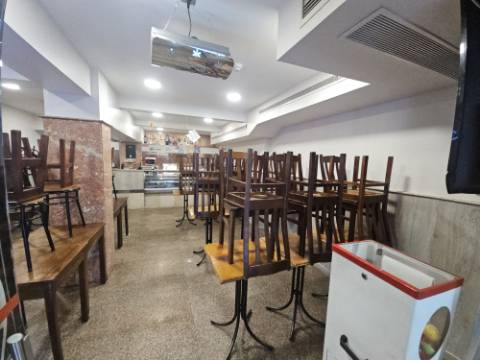 Simpático; Restaurante para Venda em uma das melhores localizações junto ao Neudel e Mercado da Damaia na Amadora