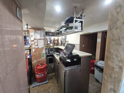 Simpático; Restaurante para Venda em uma das melhores localizações junto ao Neudel e Mercado da Damaia na Amadora