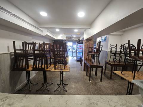 Simpático; Restaurante para Venda em uma das melhores localizações junto ao Neudel e Mercado da Damaia na Amadora