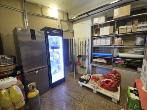 Simpático; Restaurante para Venda em uma das melhores localizações junto ao Neudel e Mercado da Damaia na Amadora