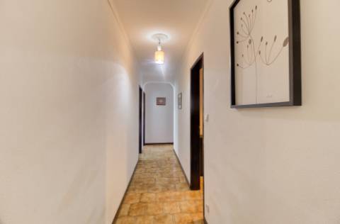 Óptima Oportunidade! Apartamento Bem Localizado no Centro de Vila Real de Santo António
