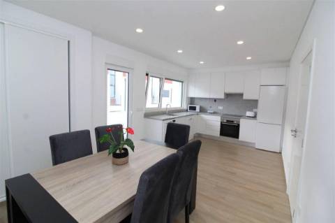 Moradia T3, Nova , mobilada e quipada, com garagem em Quinta Cerca, Castro Marim.