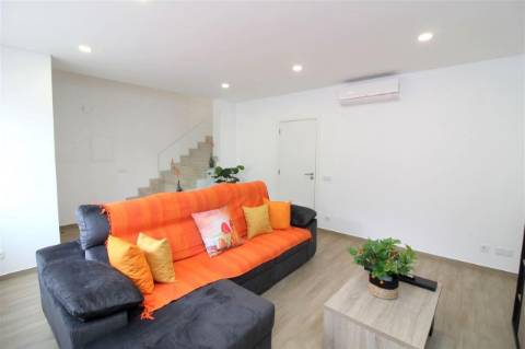 Moradia T3, Nova , mobilada e quipada, com garagem em Quinta Cerca, Castro Marim.