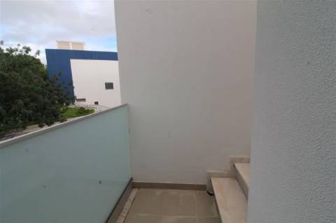 Moradia T3, Nova , mobilada e quipada, com garagem em Quinta Cerca, Castro Marim.