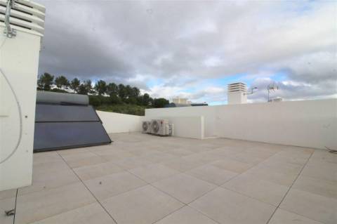 Moradia T3, Nova , mobilada e quipada, com garagem em Quinta Cerca, Castro Marim.