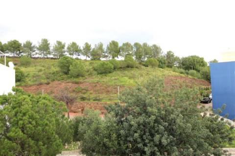 Moradia T3, Nova , mobilada e quipada, com garagem em Quinta Cerca, Castro Marim.