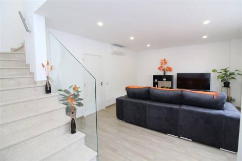 Moradia T3, Nova , mobilada e quipada, com garagem em Quinta Cerca, Castro Marim.