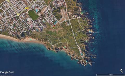 Moradia Isolada V4 com Piscina - O Refúgio de Luxo que Você Merece em Lagos