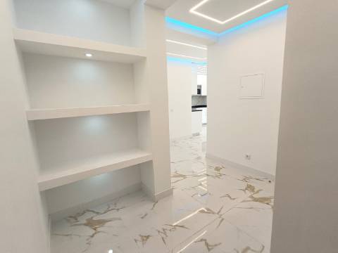 Apartamento T2 Renovado na Primeira Linha de Mar - Quarteira