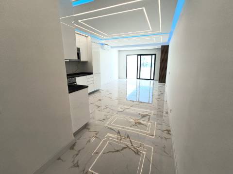 Apartamento T2 Renovado na Primeira Linha de Mar - Quarteira